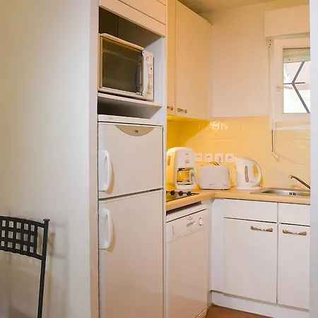 Apartmanhotel Madame Vacances Domaine De Figuiere