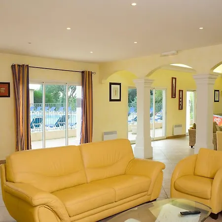 Apartmanhotel Madame Vacances Domaine De Figuiere 4*