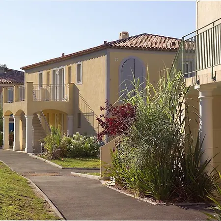 Madame Vacances Domaine De Figuiere 4* Sainte-Maxime